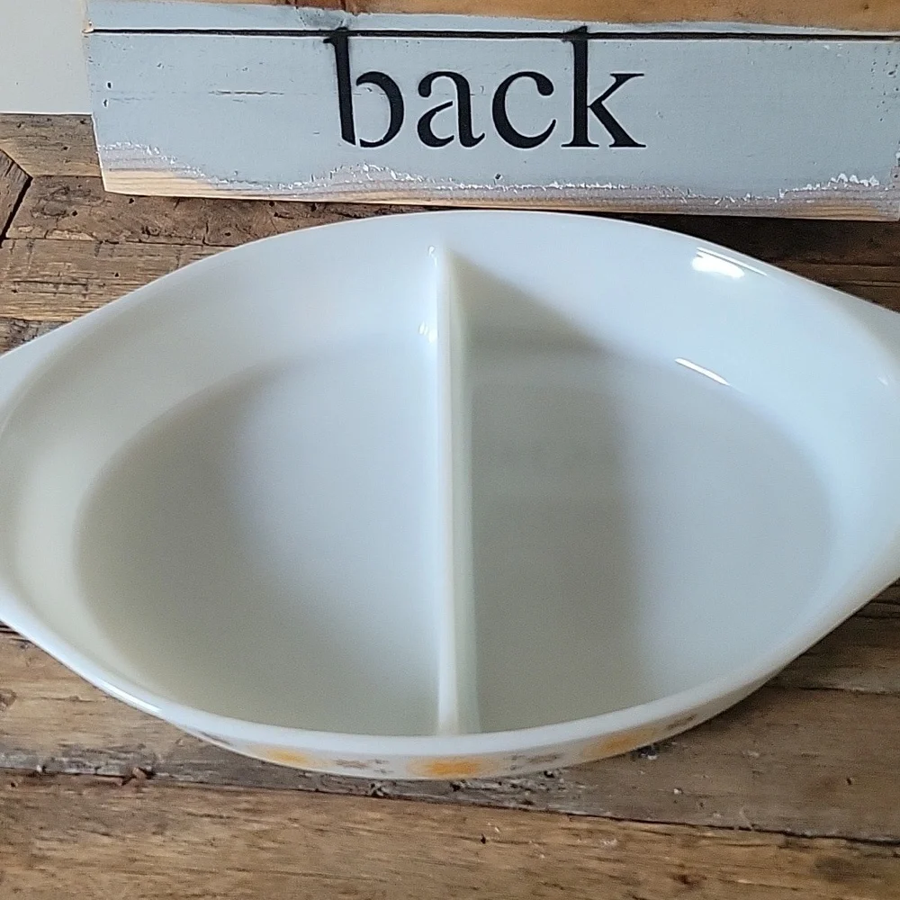 Vintage Pyrex Town And  Country  1.5 Quart Divided Casserole Dish